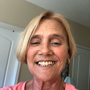 Meet your Posher, Sharon